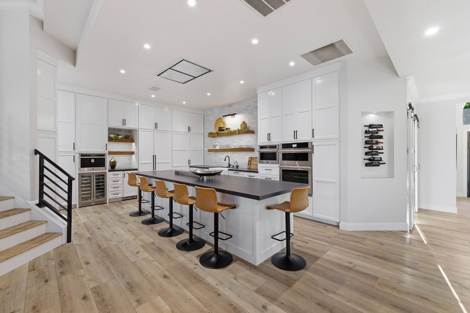 4702 N Fallingwater Ln, Clovis, CA 93619