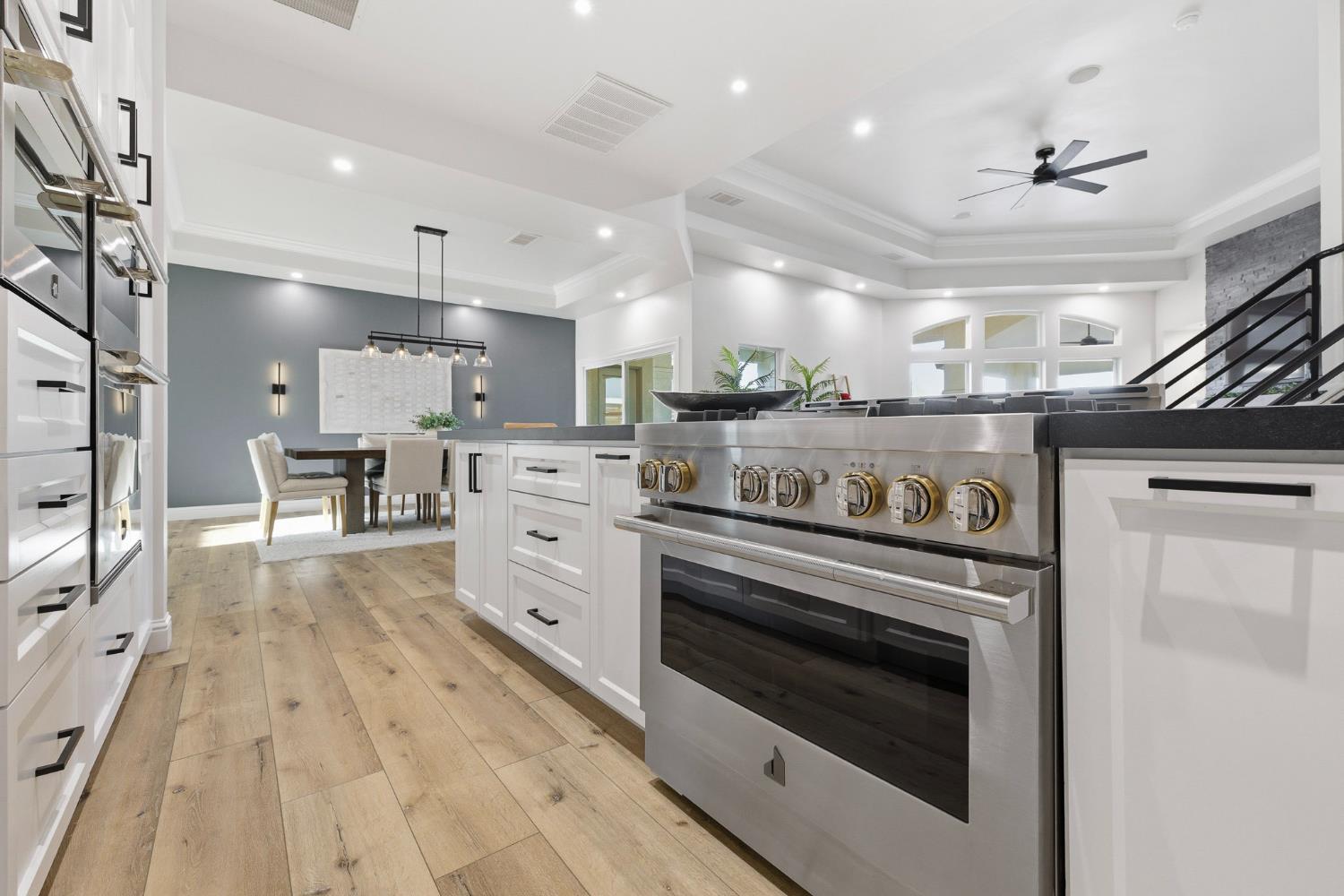 4702 N Fallingwater Ln, Clovis, CA 93619