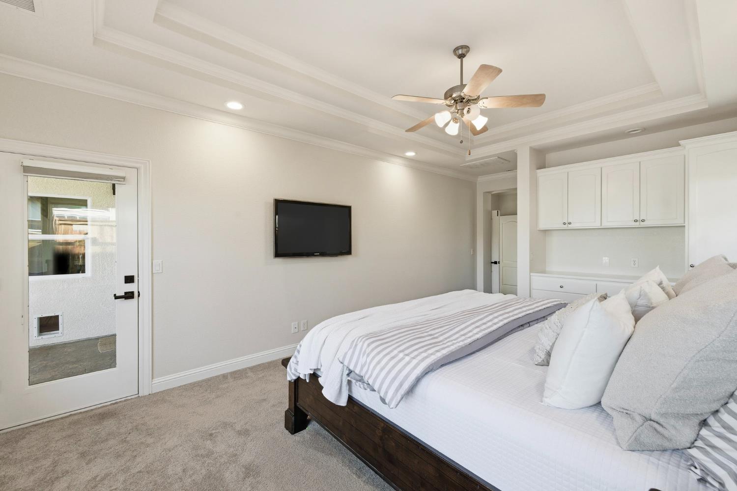 4702 N Fallingwater Ln, Clovis, CA 93619