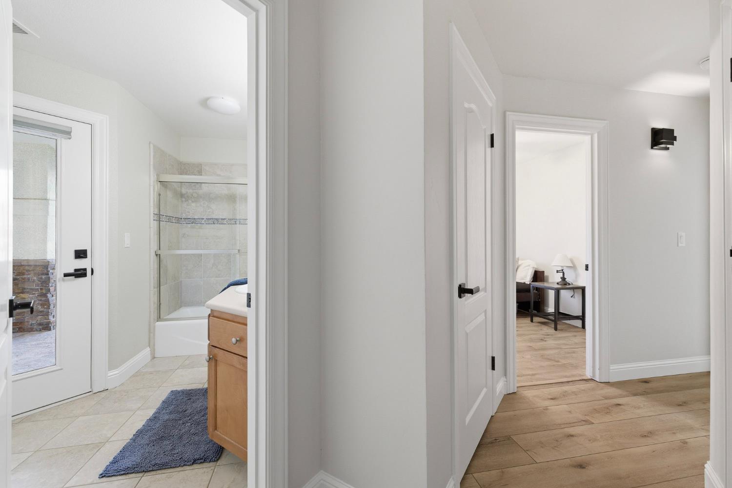 4702 N Fallingwater Ln, Clovis, CA 93619