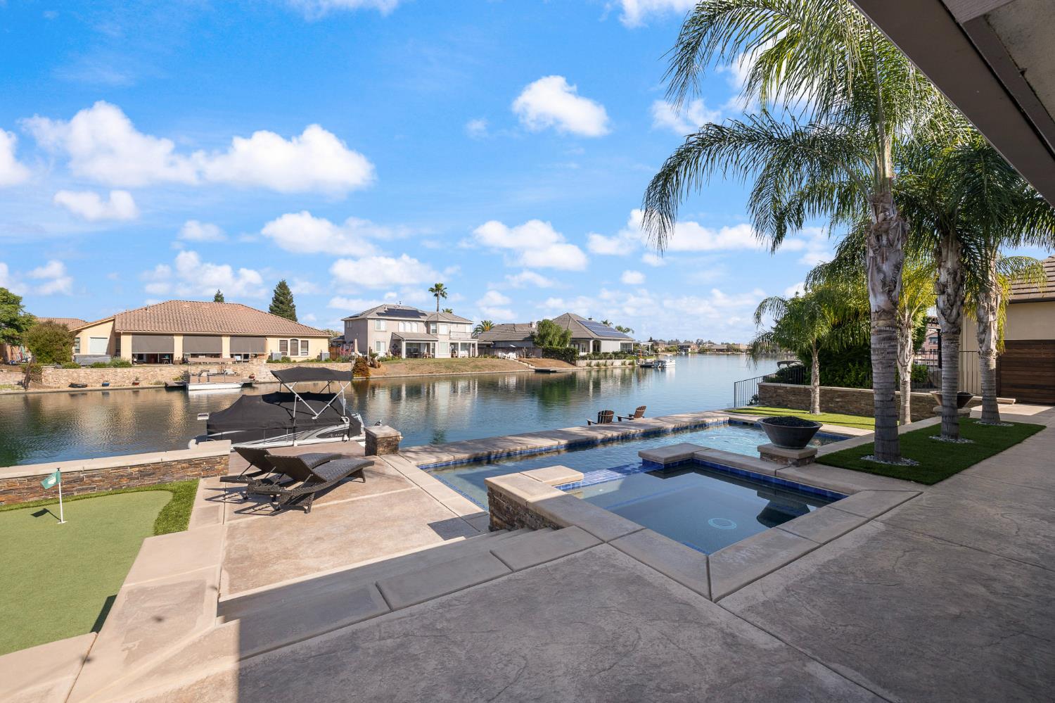 4702 N Fallingwater Ln, Clovis, CA 93619