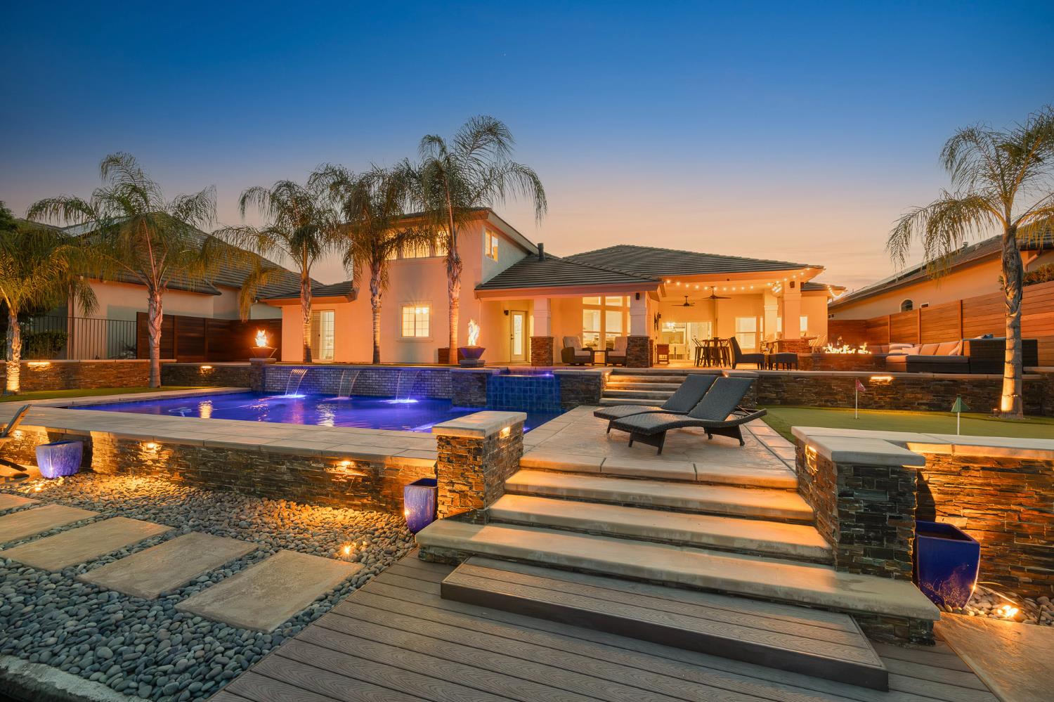 4702 N Fallingwater Ln, Clovis, CA 93619