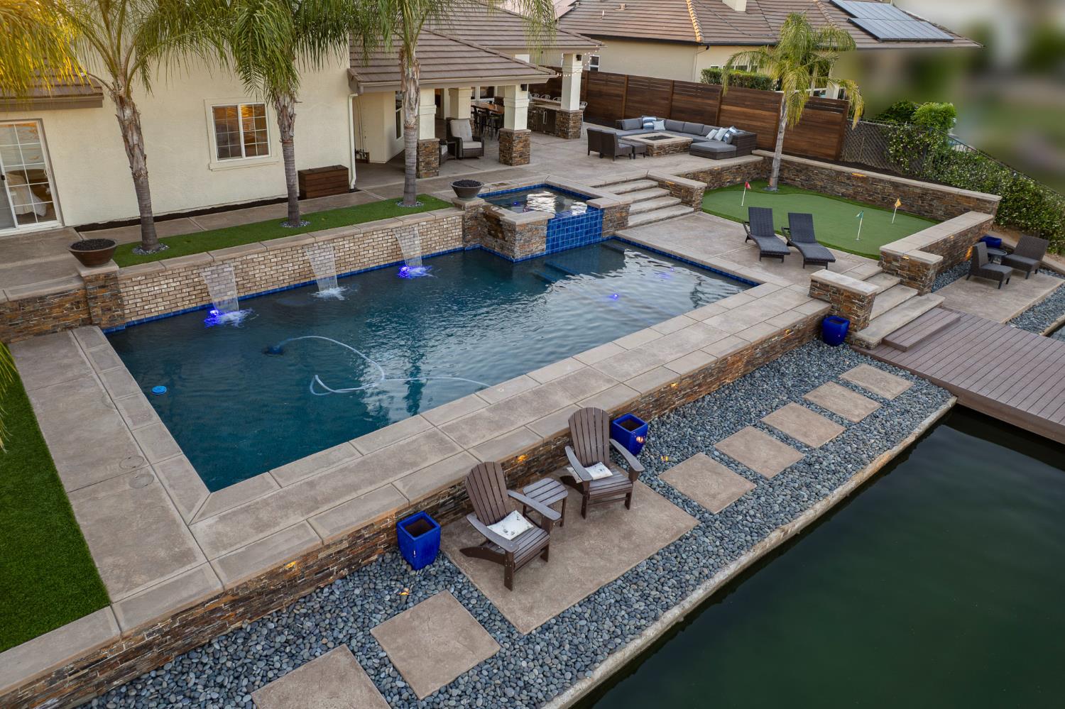 4702 N Fallingwater Ln, Clovis, CA 93619