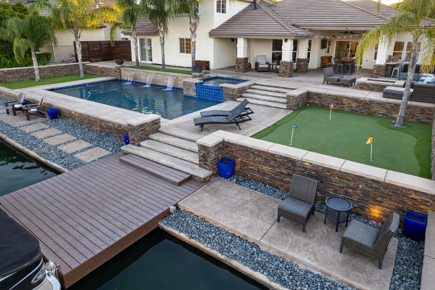 4702 N Fallingwater Ln, Clovis, CA 93619