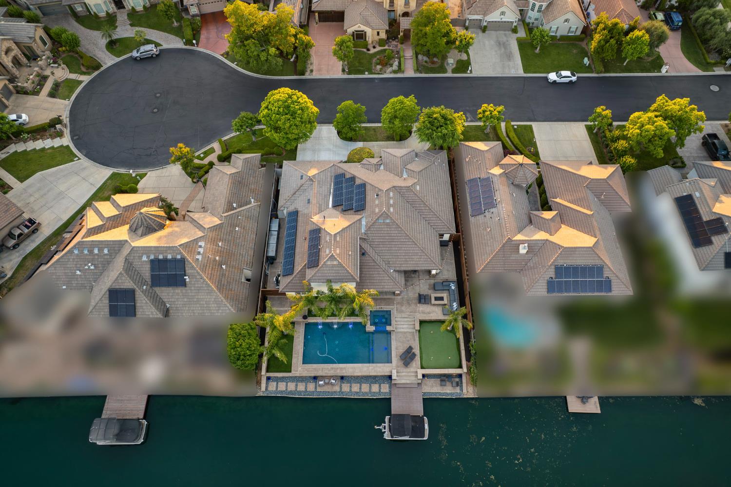 4702 N Fallingwater Ln, Clovis, CA 93619