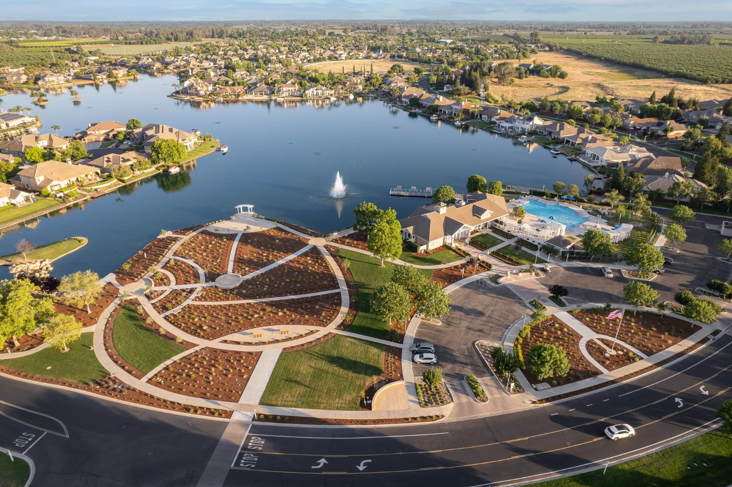 4702 N Fallingwater Ln, Clovis, CA 93619