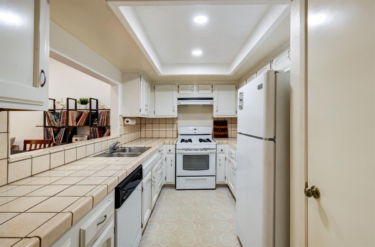 2890 E Huntington Blvd #126, Fresno, CA 93721