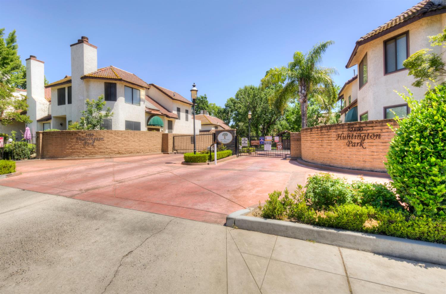 2890 E Huntington Blvd #126, Fresno, CA 93721