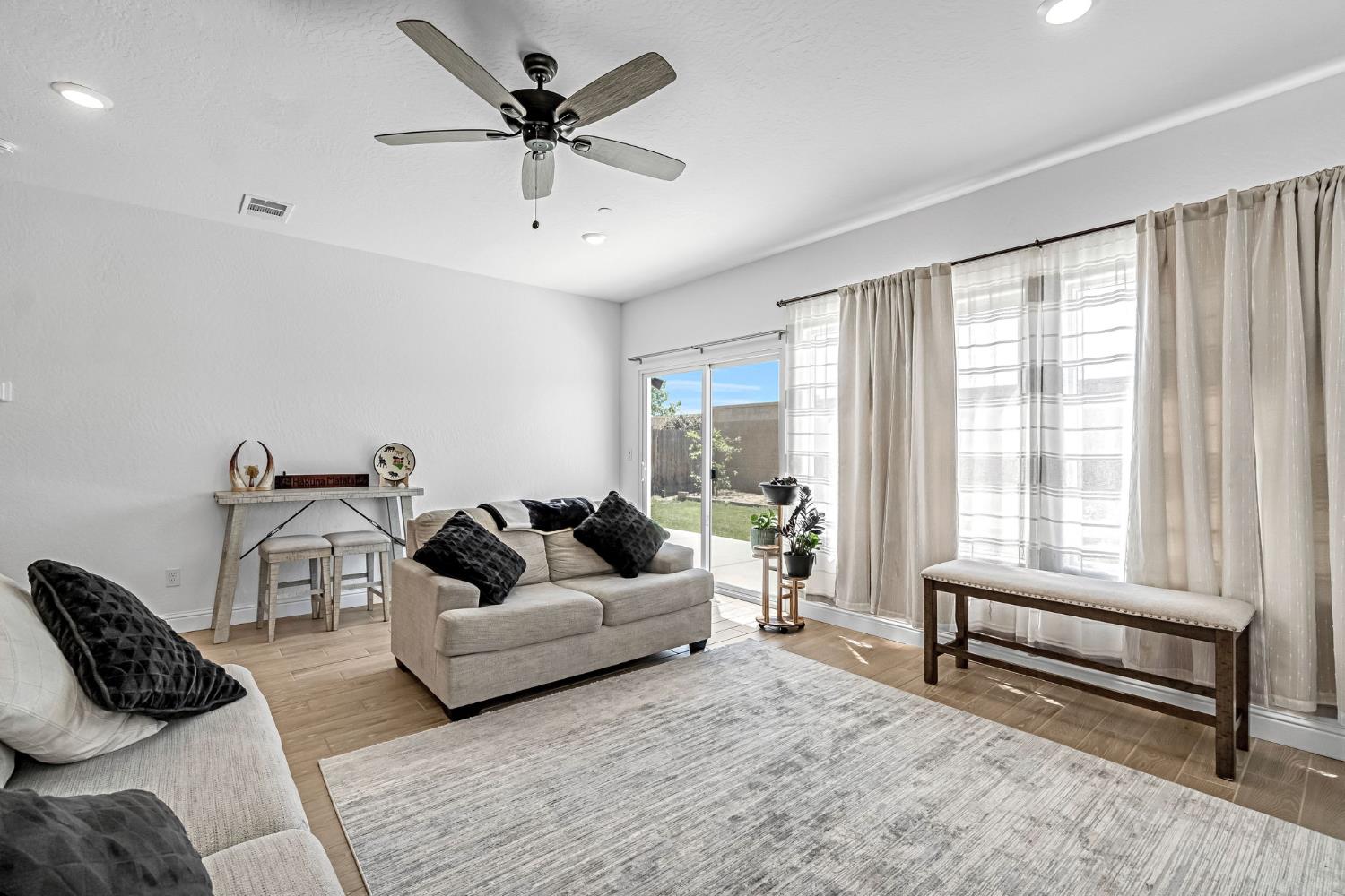 2453 W Claridge Way, Hanford, CA 93230