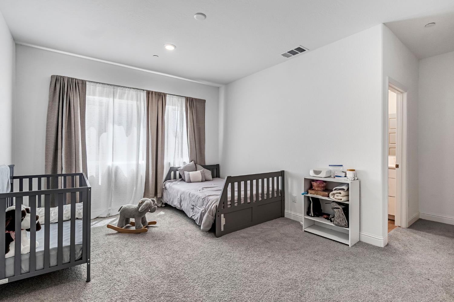 2453 W Claridge Way, Hanford, CA 93230