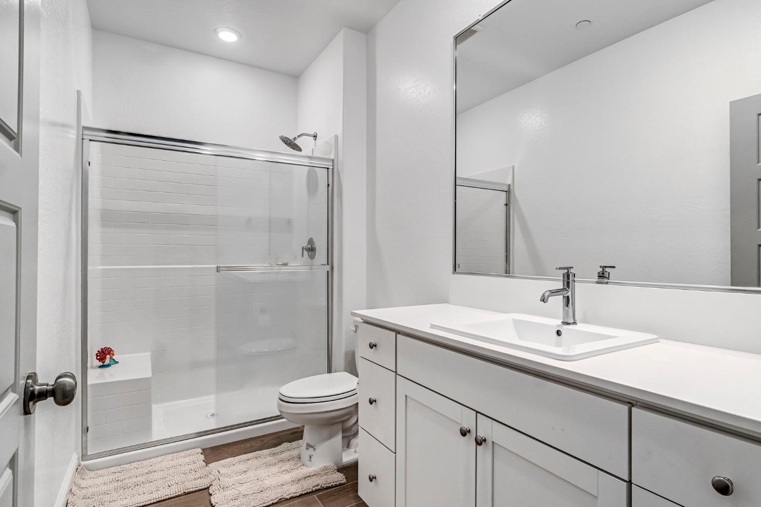 2453 W Claridge Way, Hanford, CA 93230