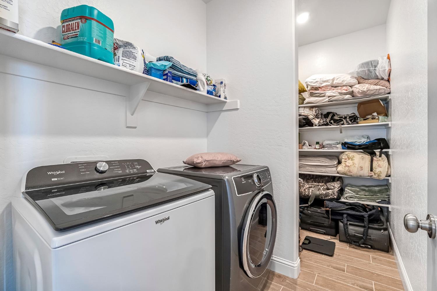2453 W Claridge Way, Hanford, CA 93230