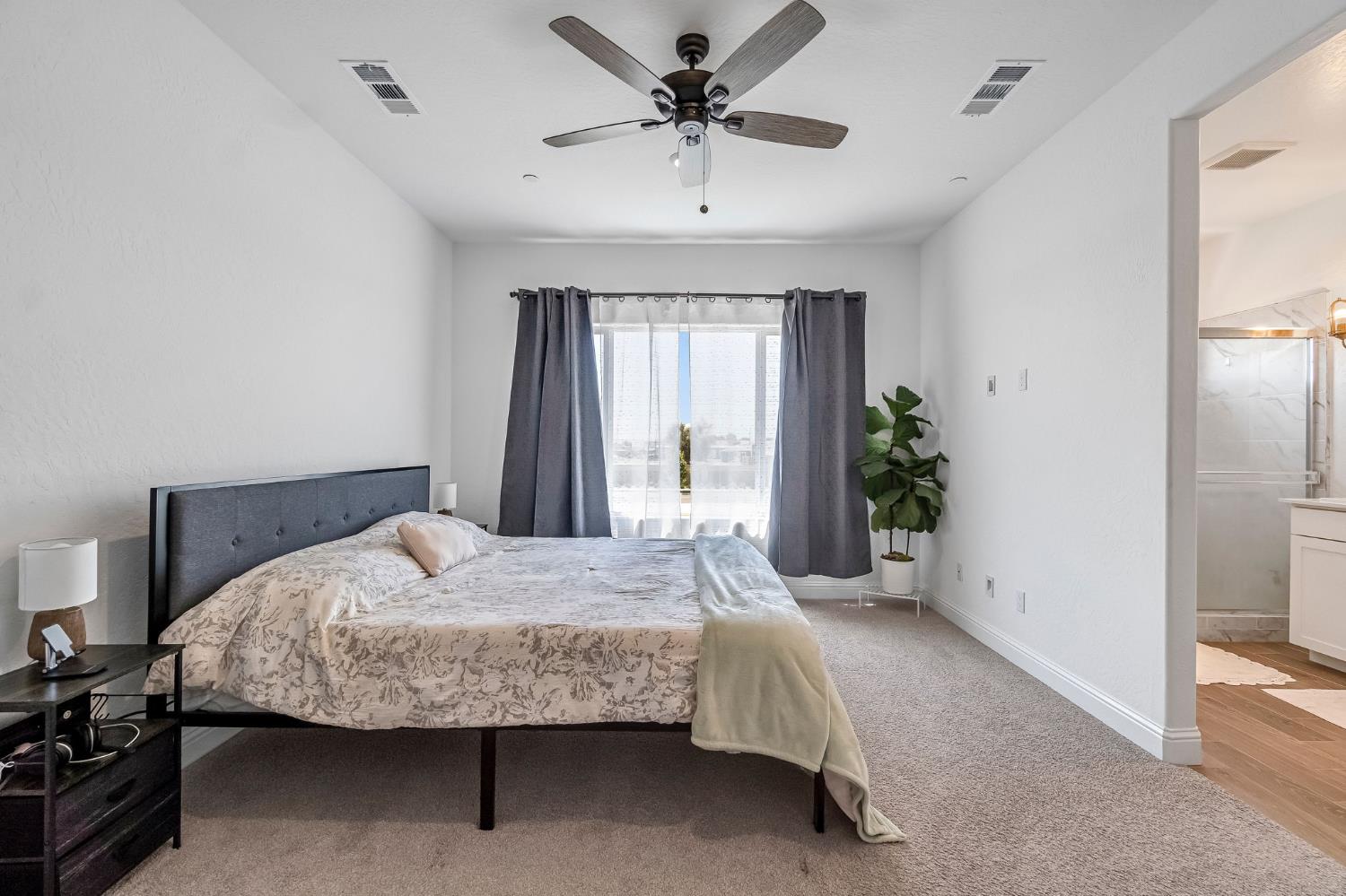 2453 W Claridge Way, Hanford, CA 93230