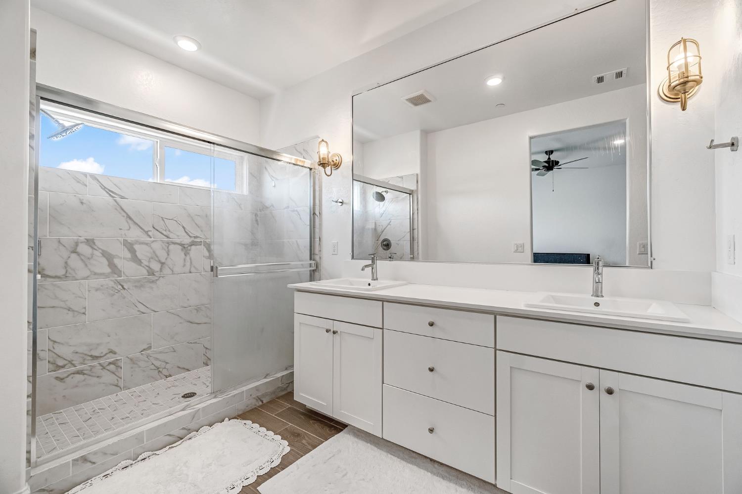 2453 W Claridge Way, Hanford, CA 93230