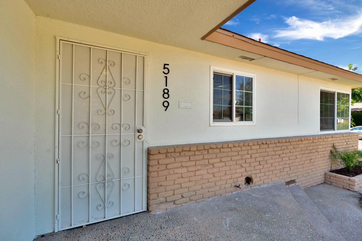 5189 N Callisch Ave, Fresno, CA 93710