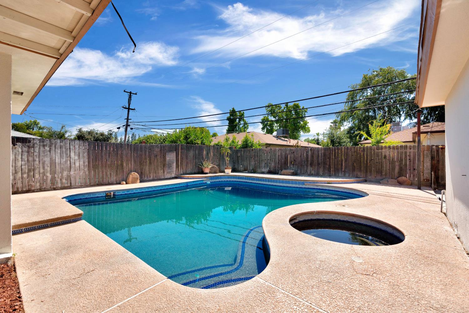 5189 N Callisch Ave, Fresno, CA 93710