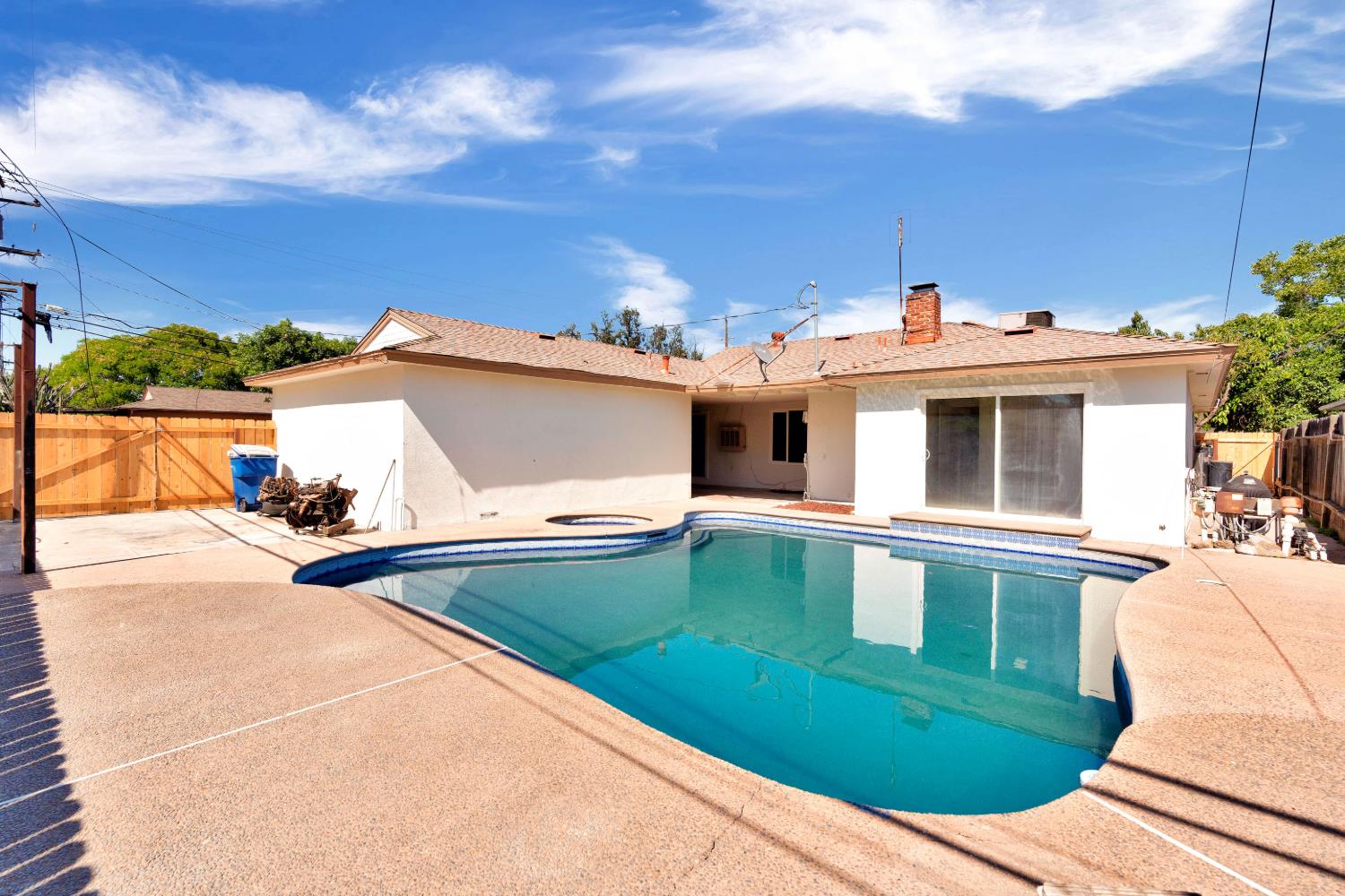 5189 N Callisch Ave, Fresno, CA 93710