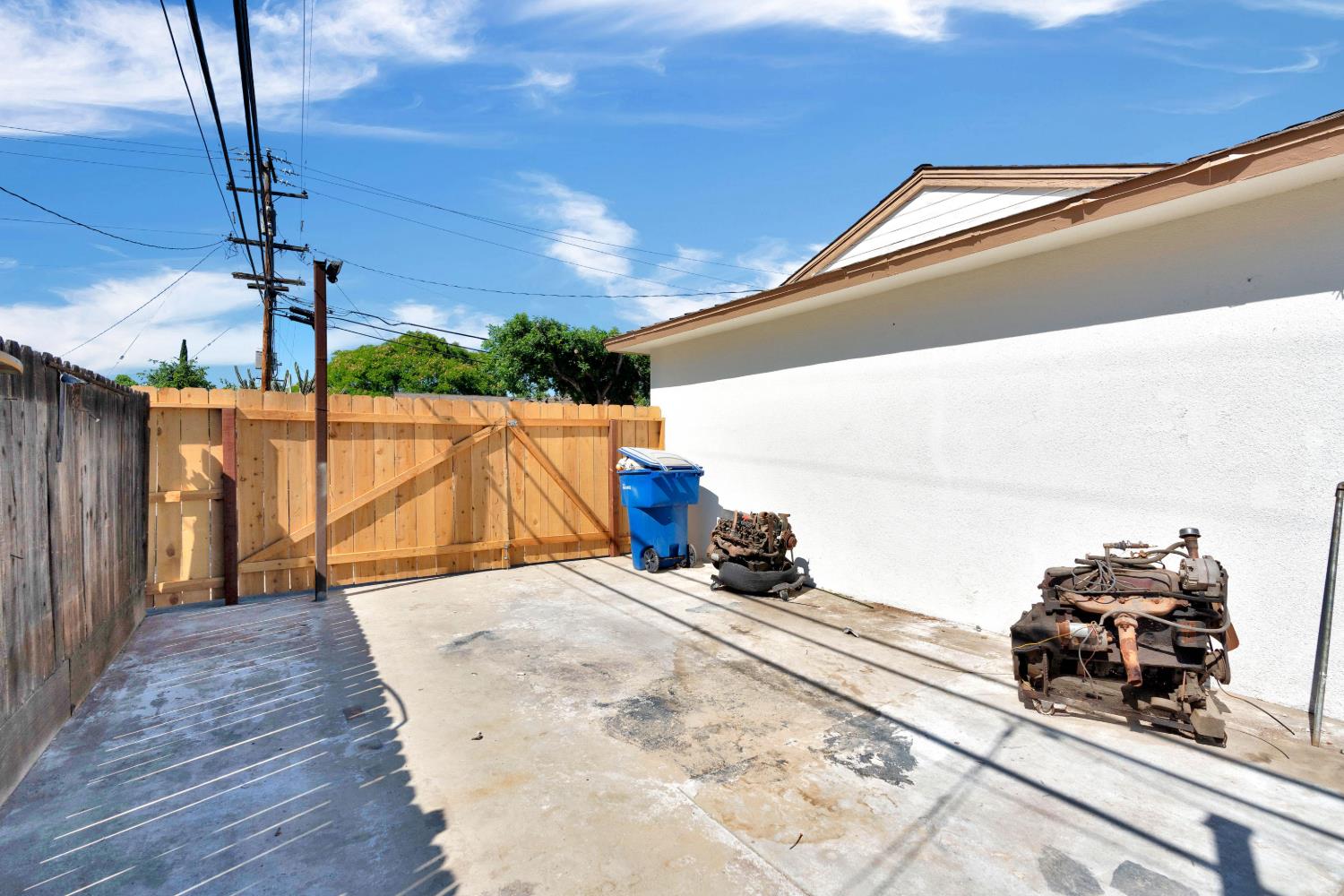 5189 N Callisch Ave, Fresno, CA 93710