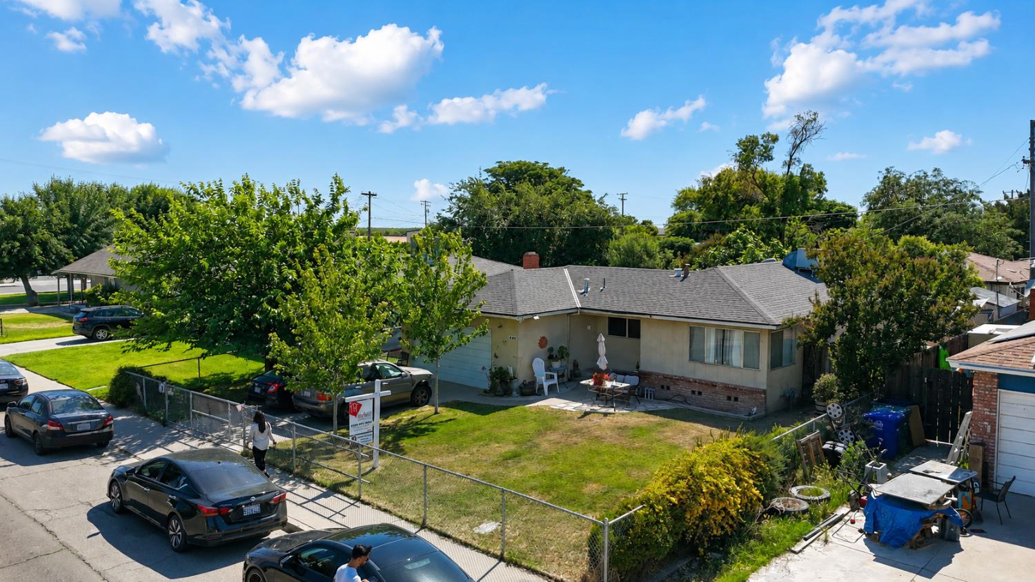 945 S 1St St, Kerman, CA 93630