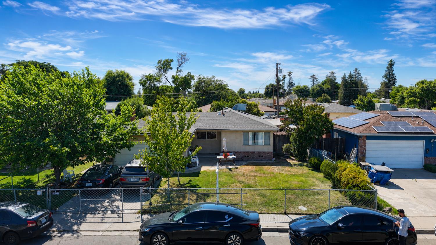 945 S 1St St, Kerman, CA 93630