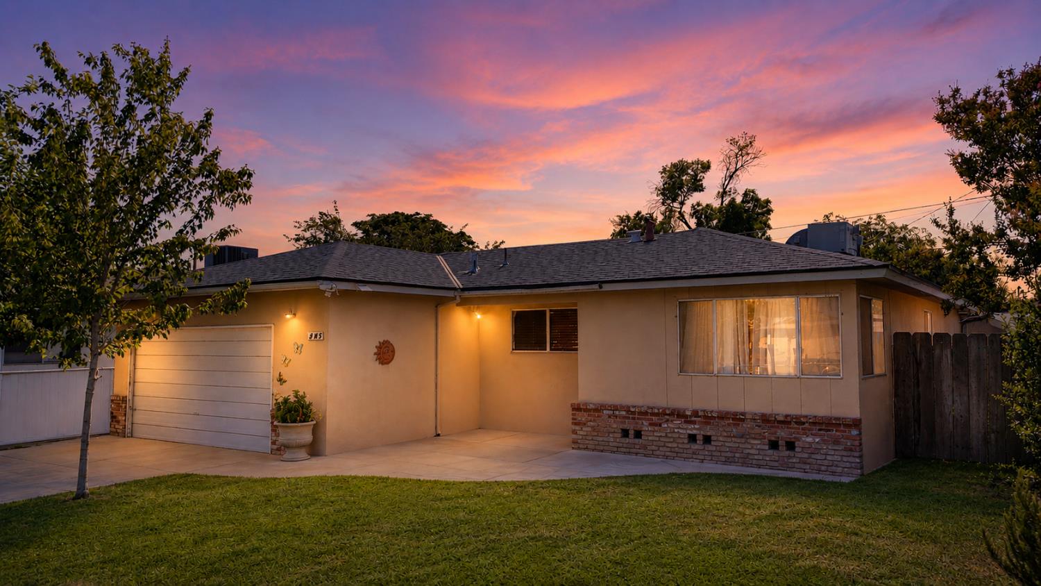 945 S 1St St, Kerman, CA 93630