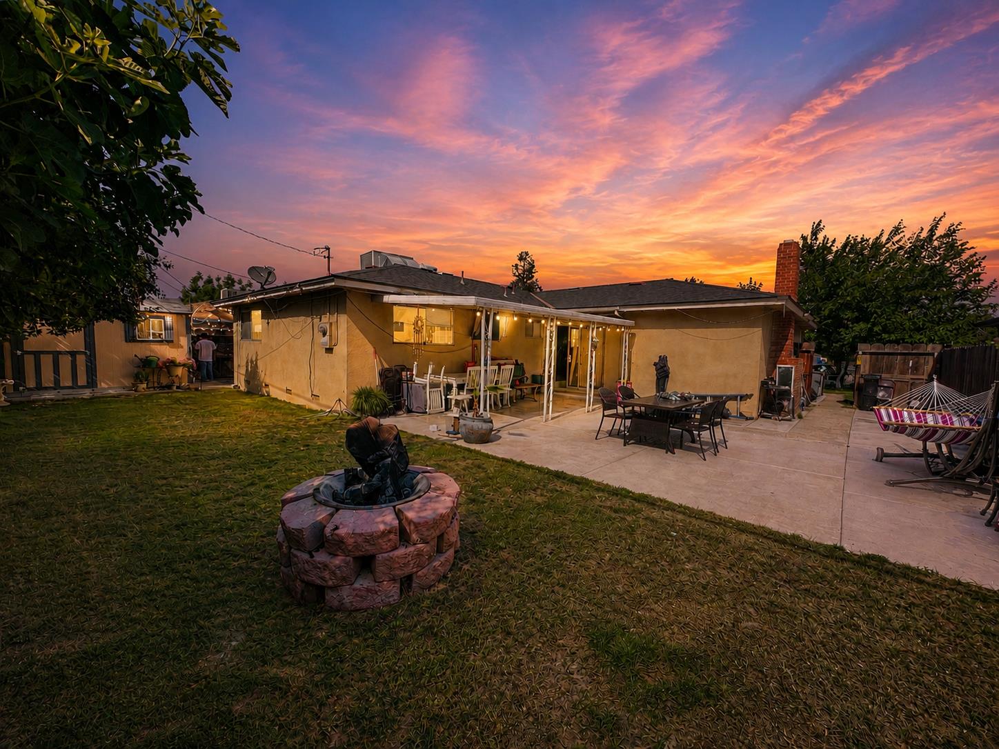 945 S 1St St, Kerman, CA 93630