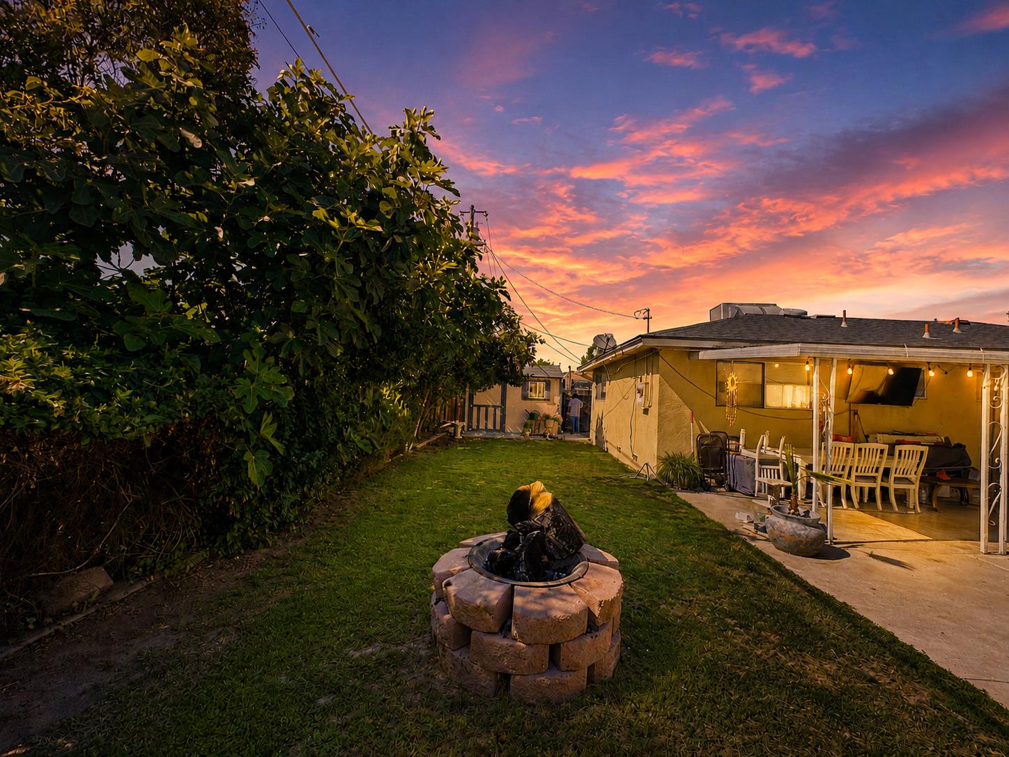 945 S 1St St, Kerman, CA 93630
