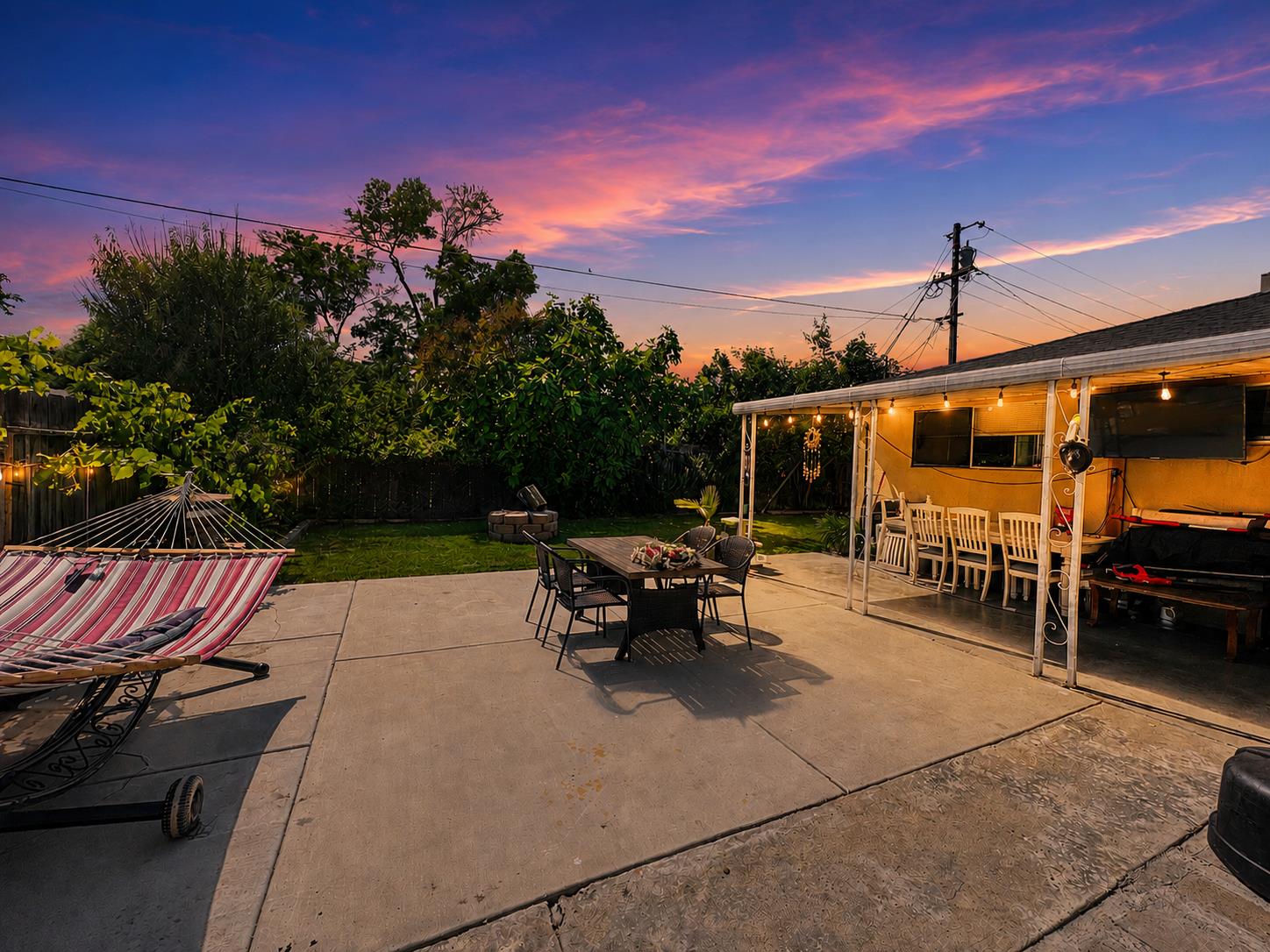 945 S 1St St, Kerman, CA 93630