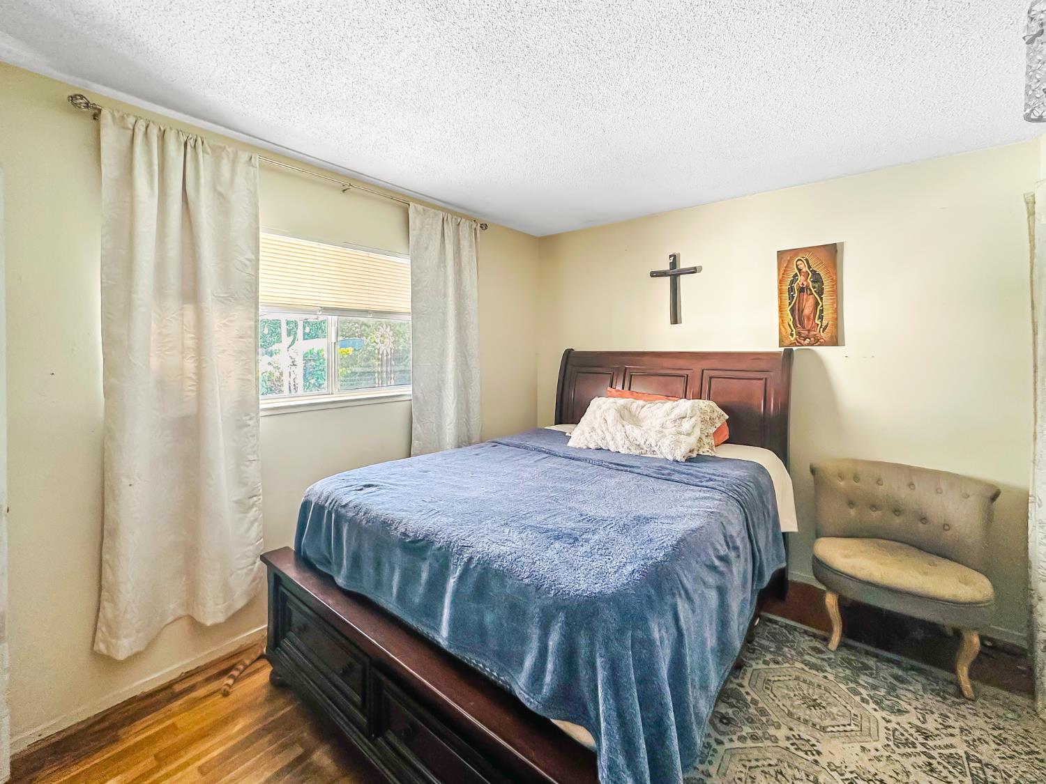 945 S 1St St, Kerman, CA 93630