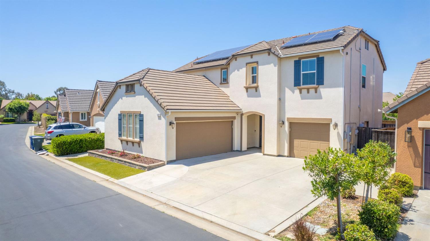 3727 Chessa Ln, Clovis, CA 93619