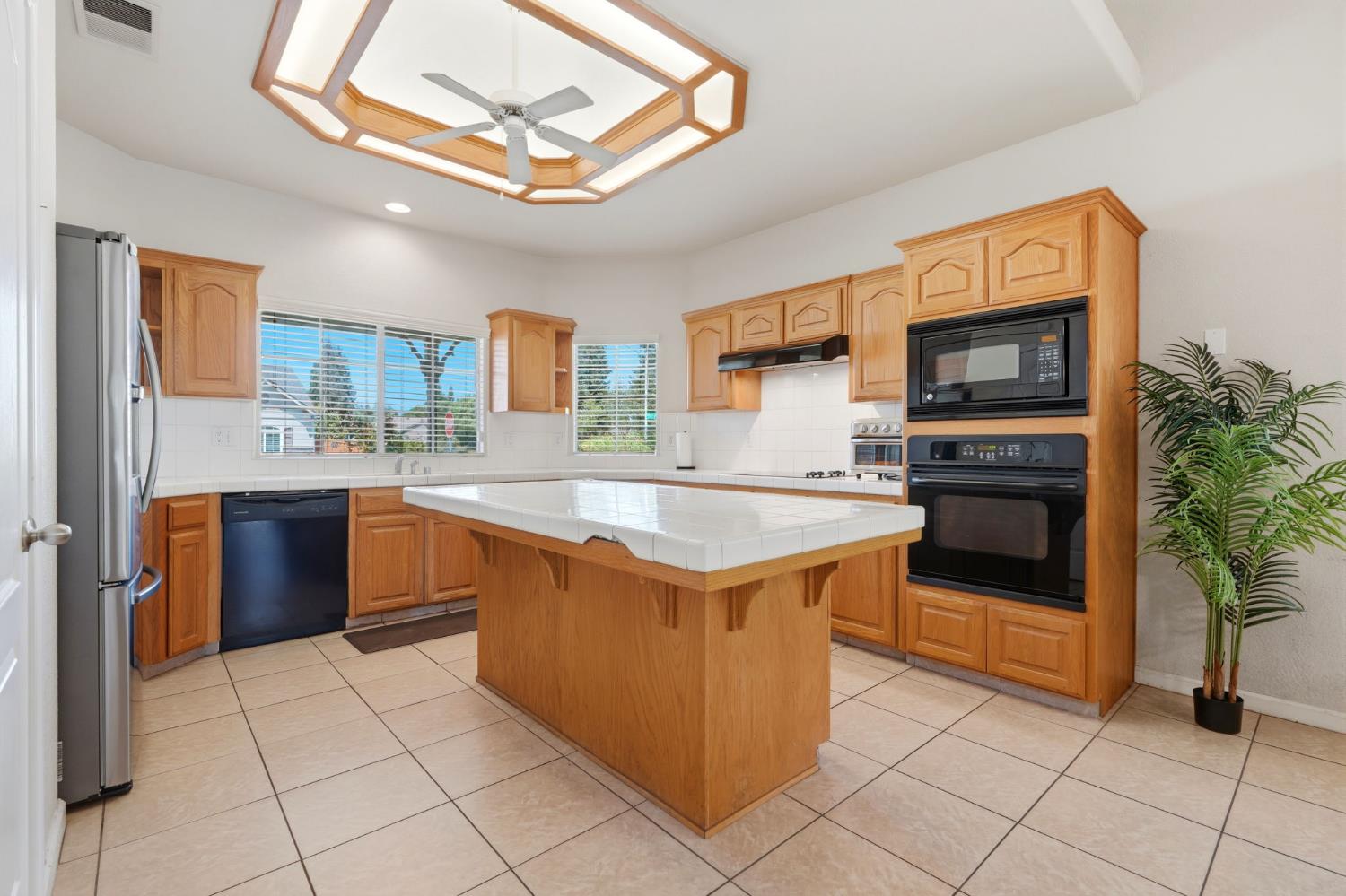 4651 W Morris Ave, Fresno, CA 93722