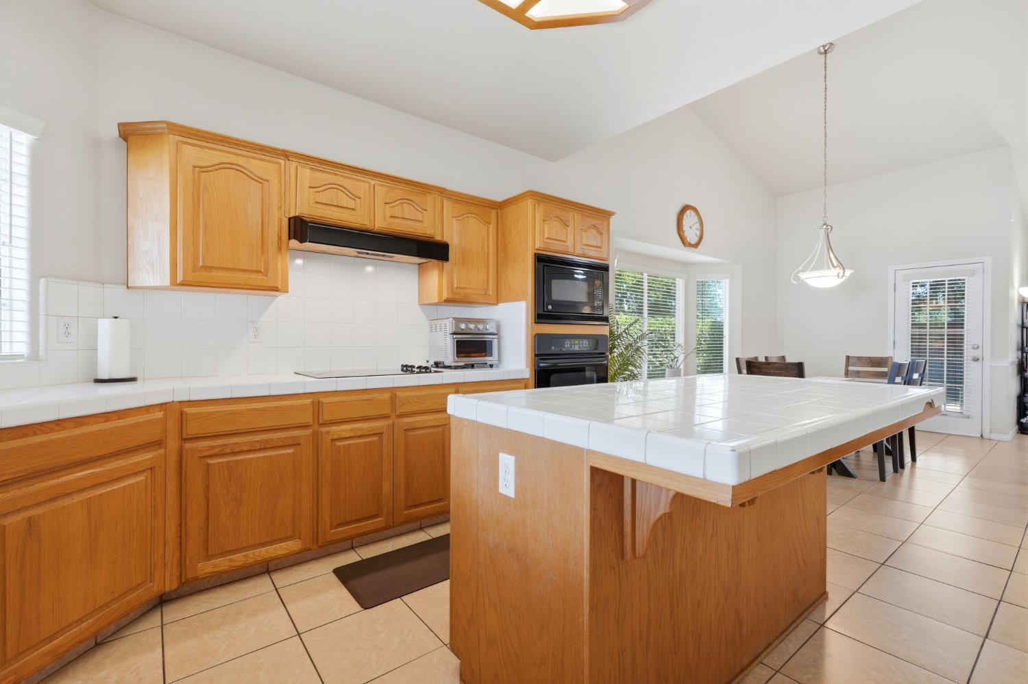 4651 W Morris Ave, Fresno, CA 93722