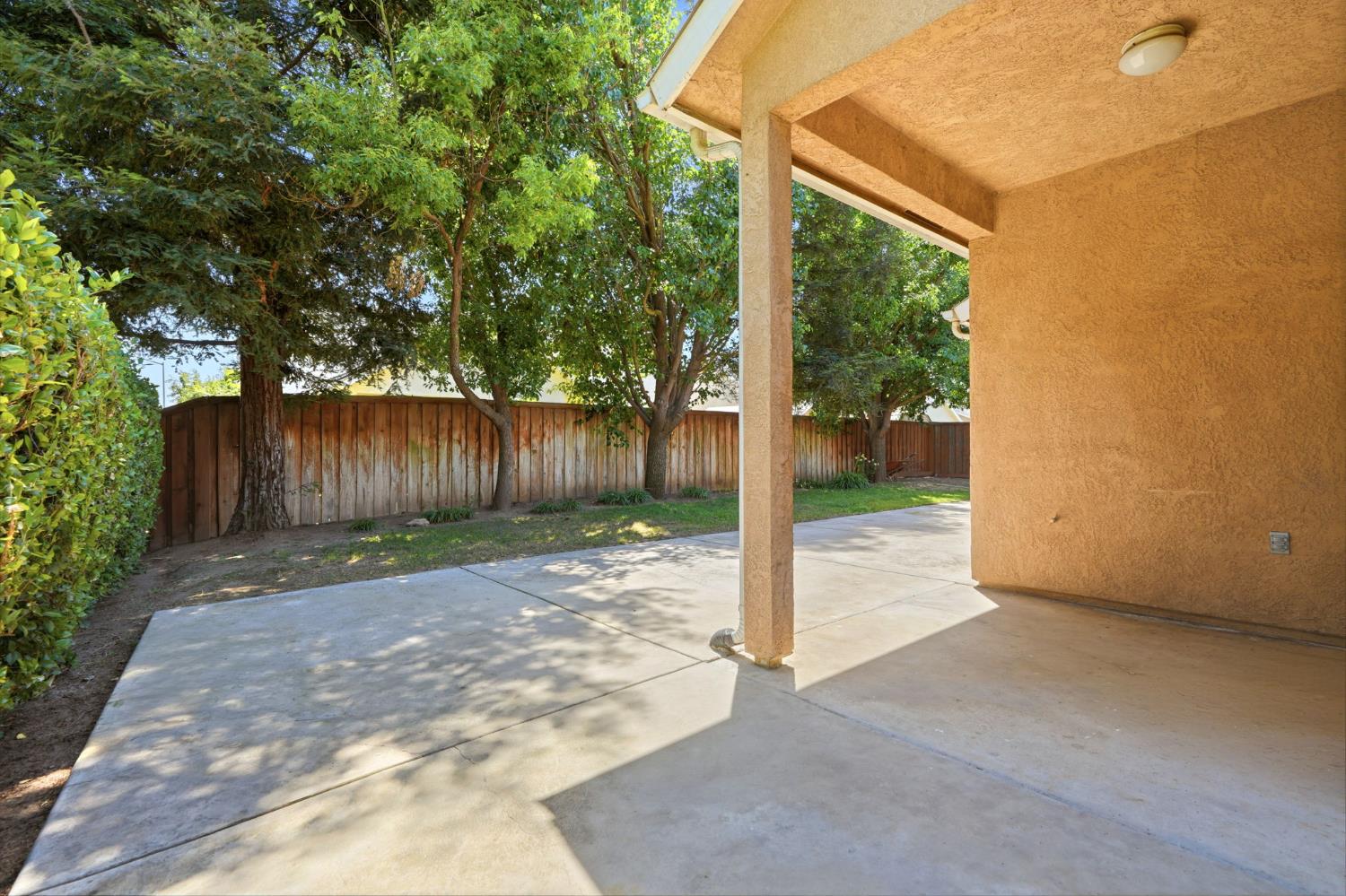 4651 W Morris Ave, Fresno, CA 93722
