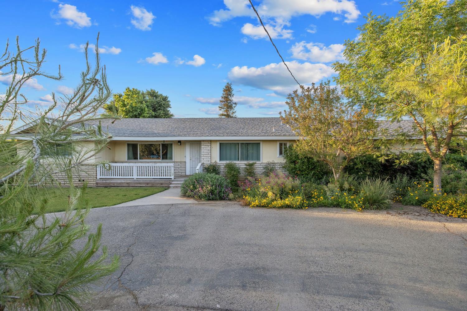 8936 Avenue 396, Dinuba, CA 93618