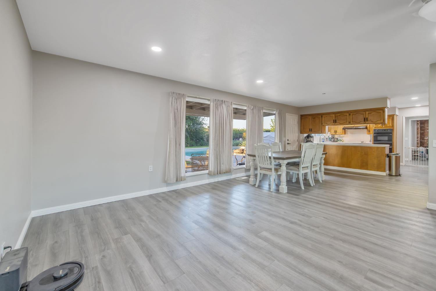 8936 Avenue 396, Dinuba, CA 93618