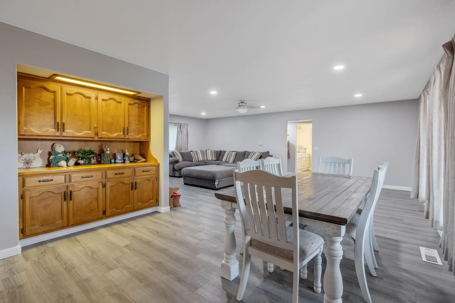 8936 Avenue 396, Dinuba, CA 93618