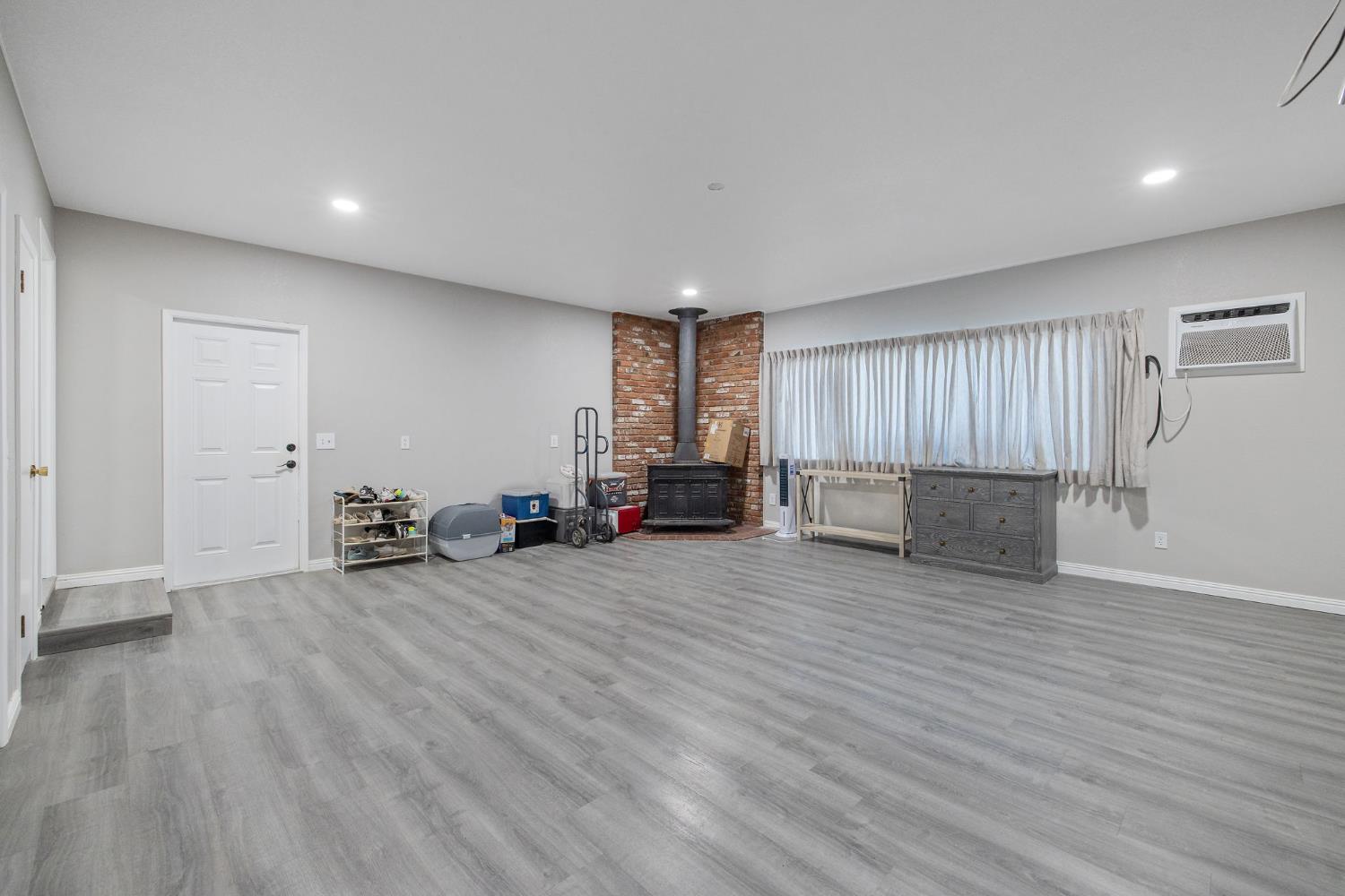 8936 Avenue 396, Dinuba, CA 93618