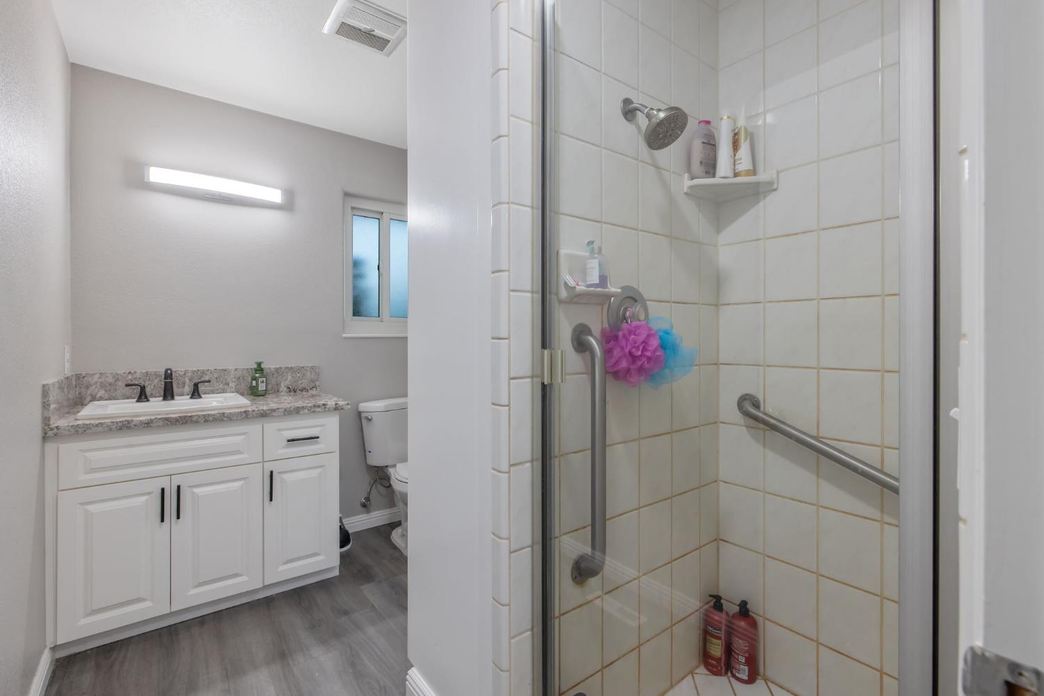 8936 Avenue 396, Dinuba, CA 93618