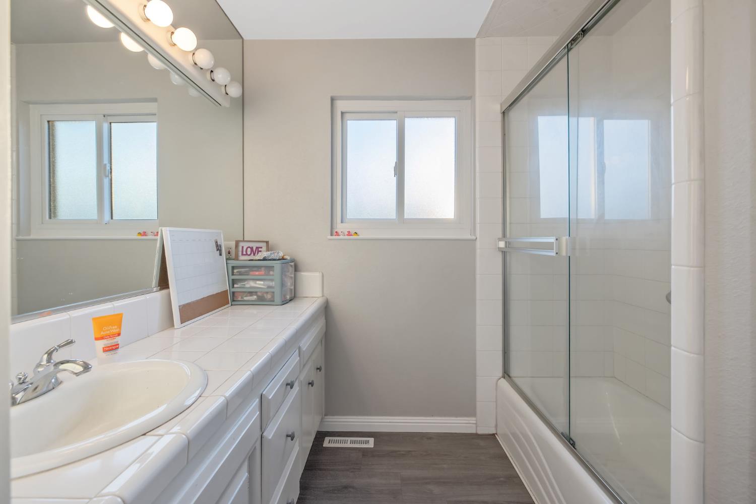 8936 Avenue 396, Dinuba, CA 93618