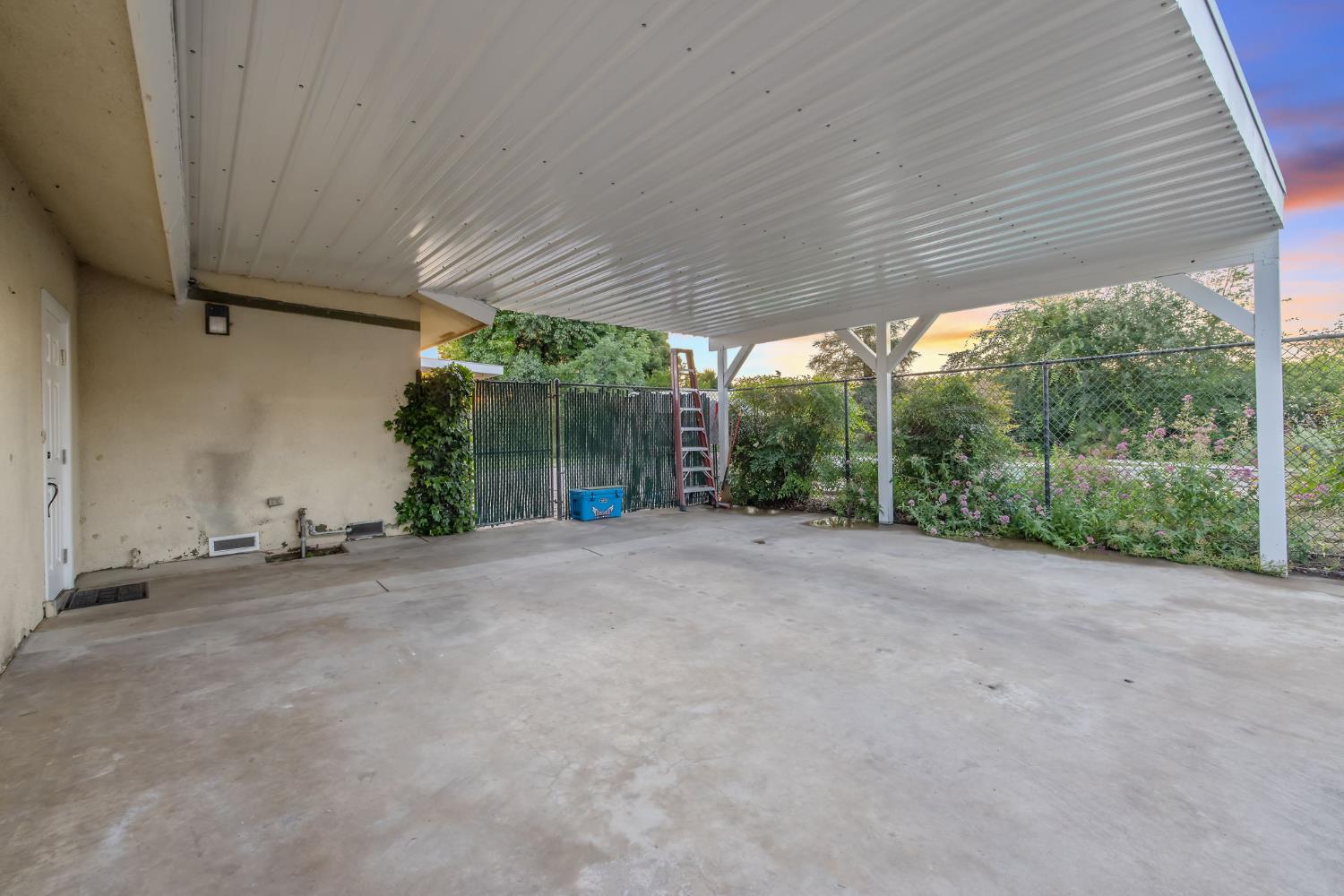 8936 Avenue 396, Dinuba, CA 93618