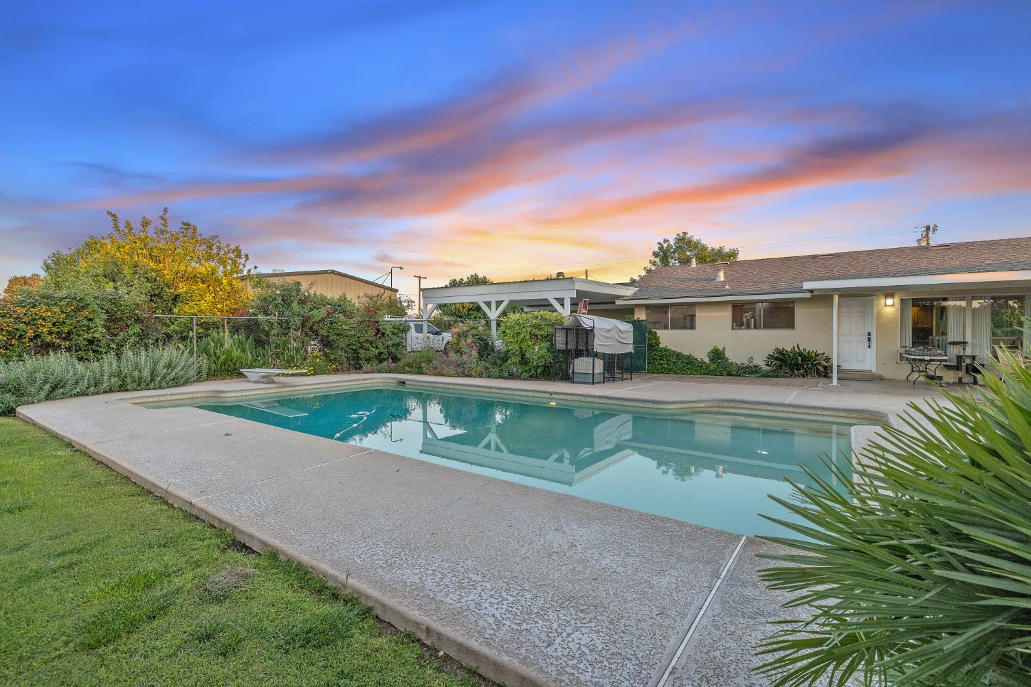 8936 Avenue 396, Dinuba, CA 93618