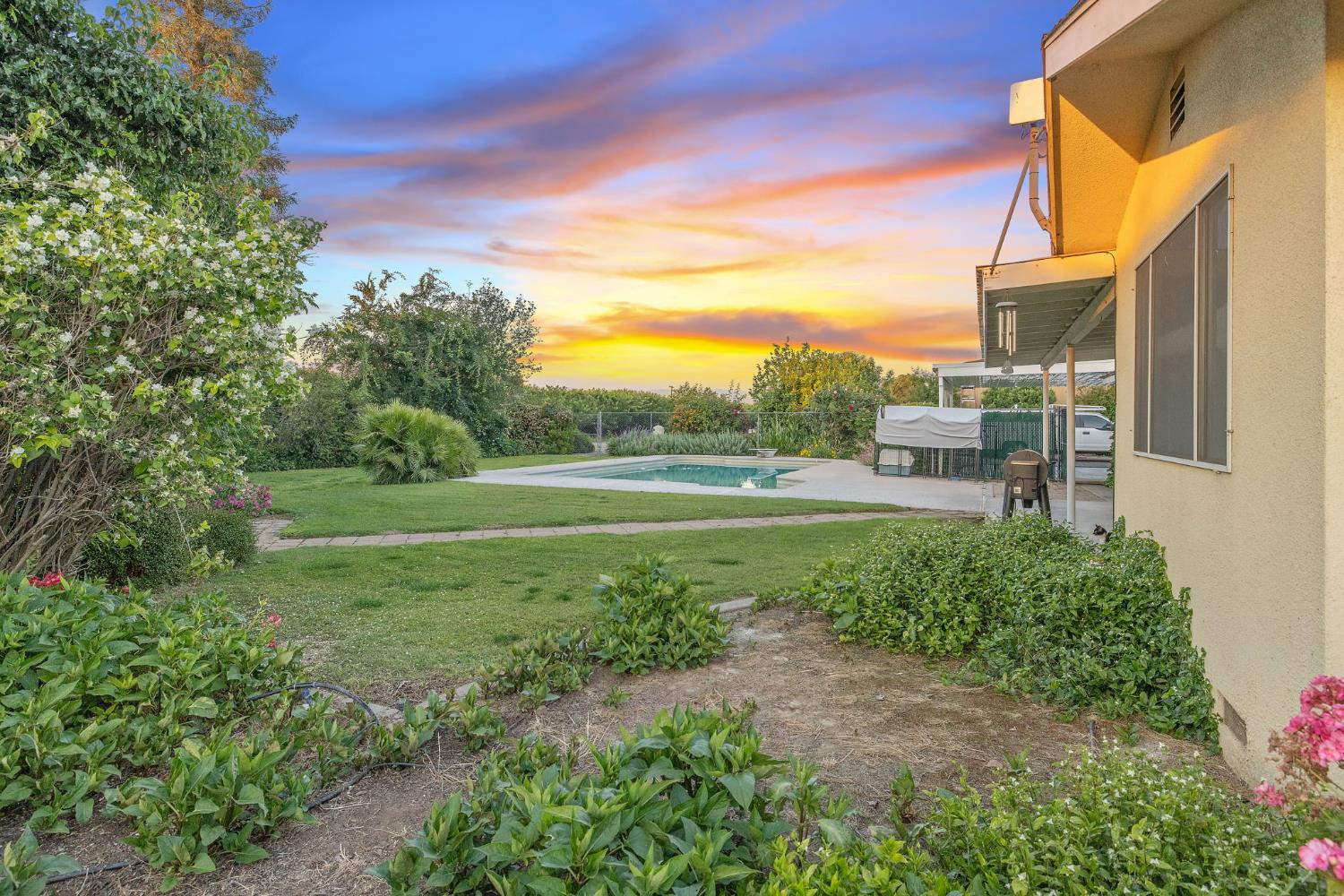 8936 Avenue 396, Dinuba, CA 93618