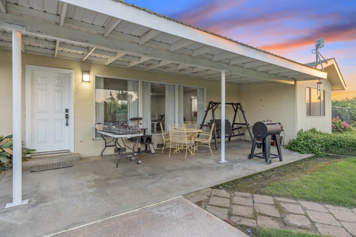 8936 Avenue 396, Dinuba, CA 93618