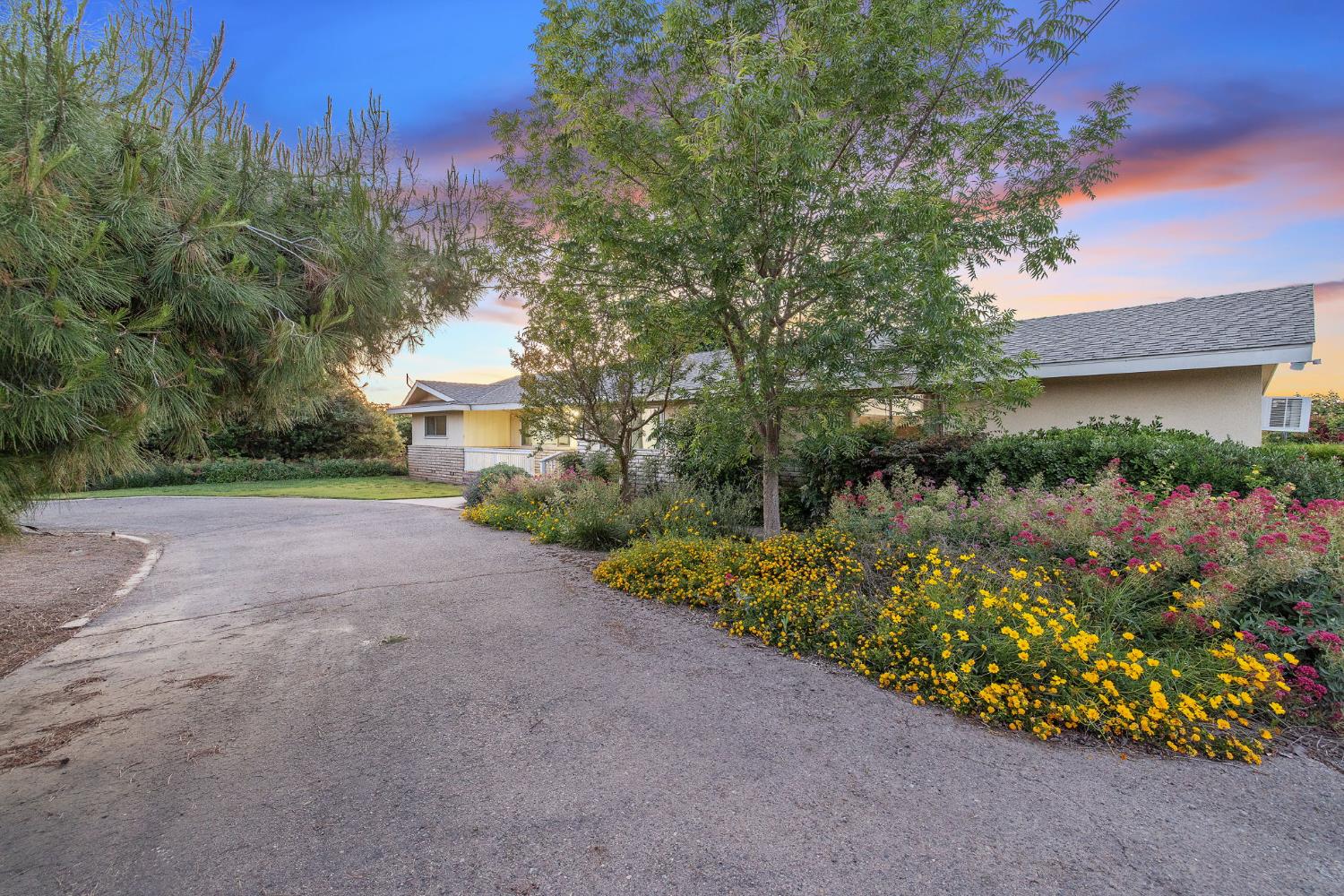 8936 Avenue 396, Dinuba, CA 93618