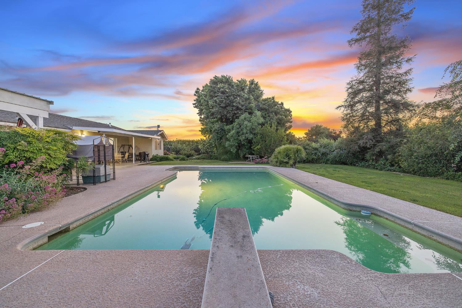 8936 Avenue 396, Dinuba, CA 93618