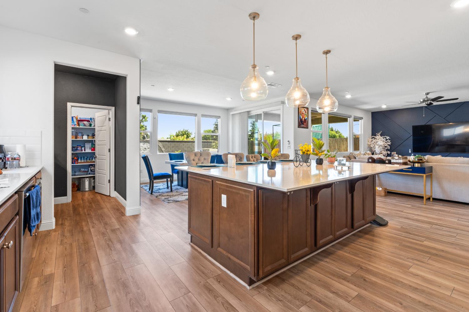 6436 E Ramona Way, Fresno, CA 93727