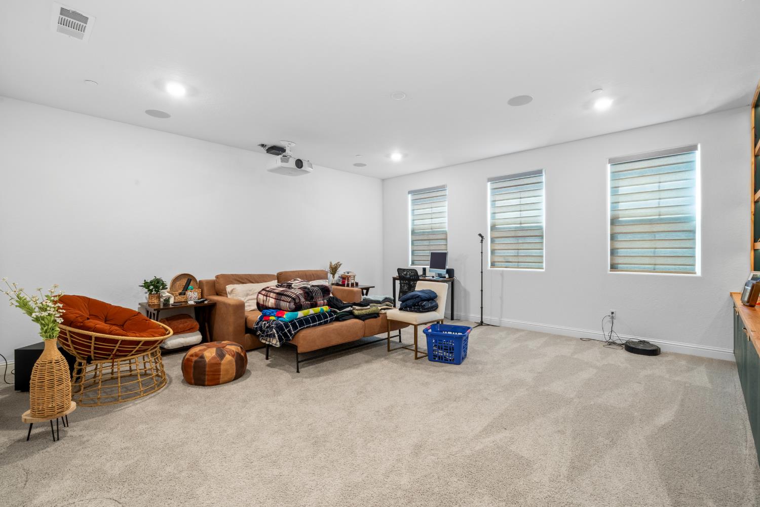 6436 E Ramona Way, Fresno, CA 93727