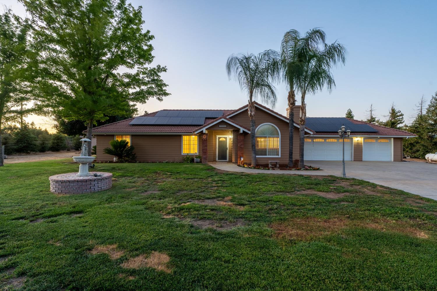 10024 E Bullard Ave, Clovis, CA 93619
