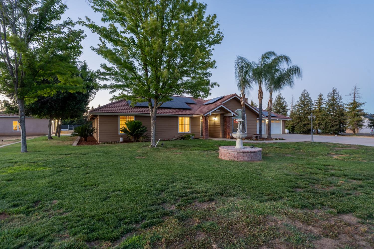 10024 E Bullard Ave, Clovis, CA 93619