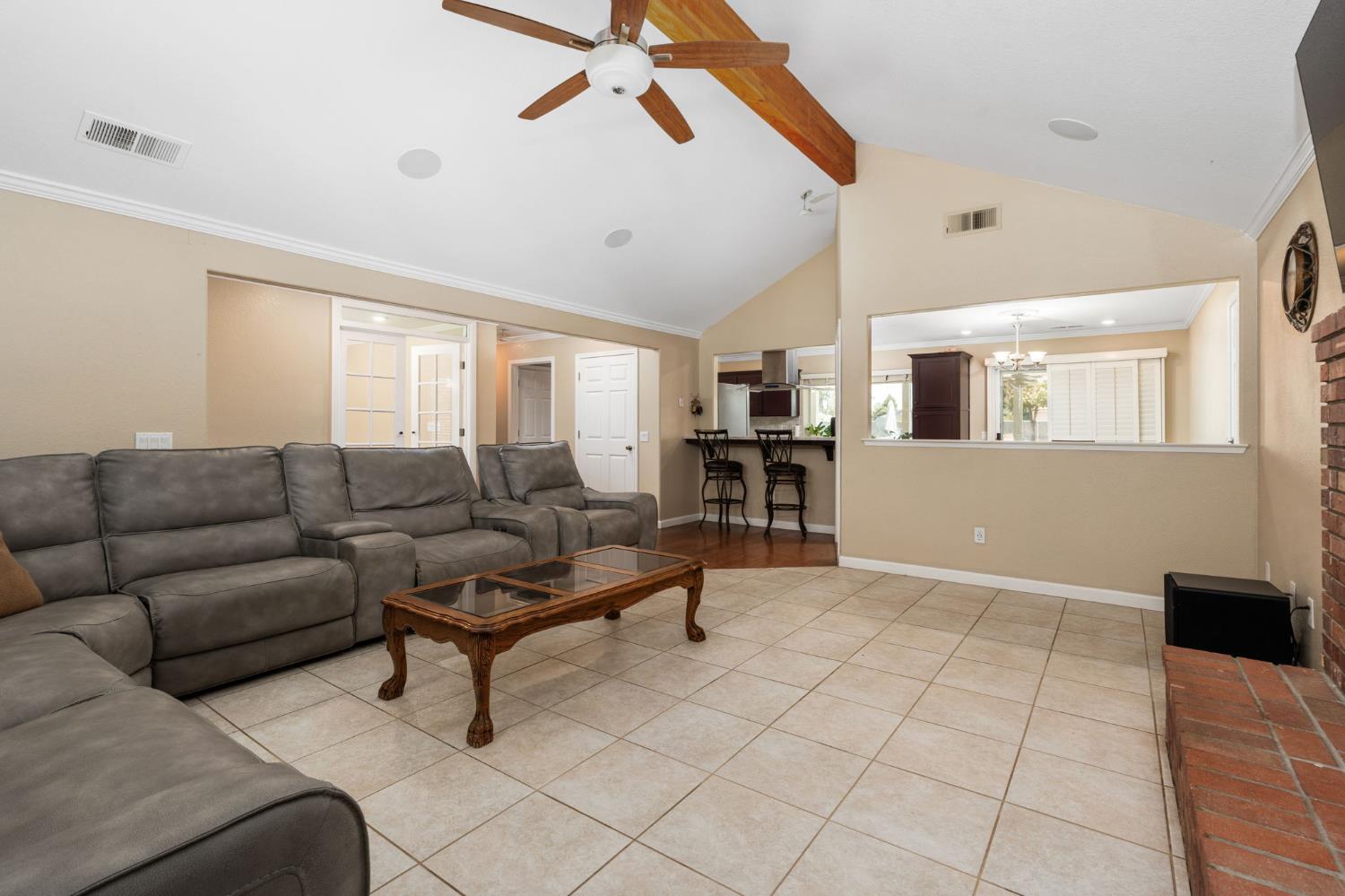 10024 E Bullard Ave, Clovis, CA 93619